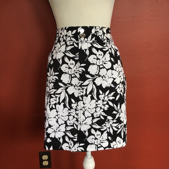 Chaps Dresses & Skirts - Chaps Cotton Blend Floral Skirt Size 14